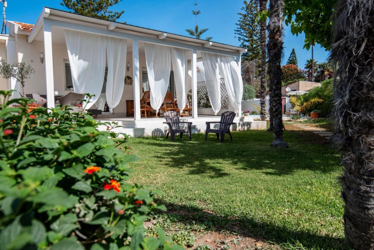 Holiday Fontane Bianche Gabriella Exterior foto