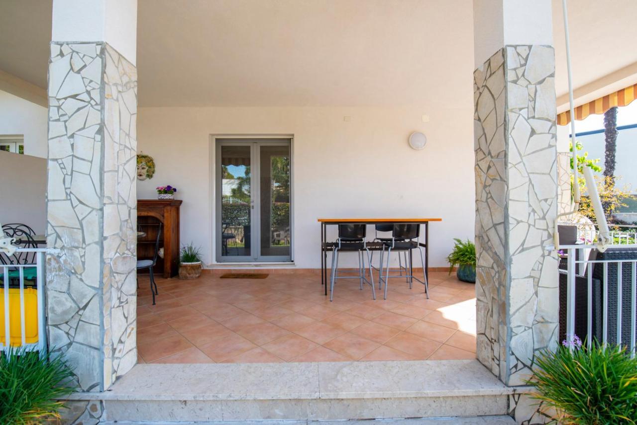 Holiday Fontane Bianche Gabriella Exterior foto